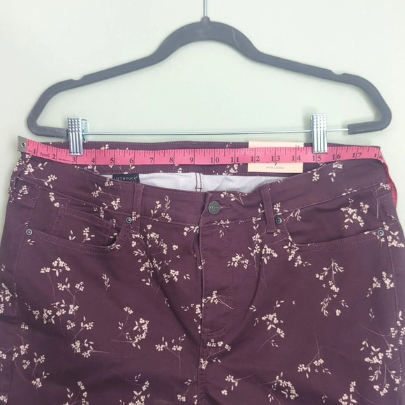 NYDJ Plum Floral Jeans NWT, US 16 - Picture 2 of 4